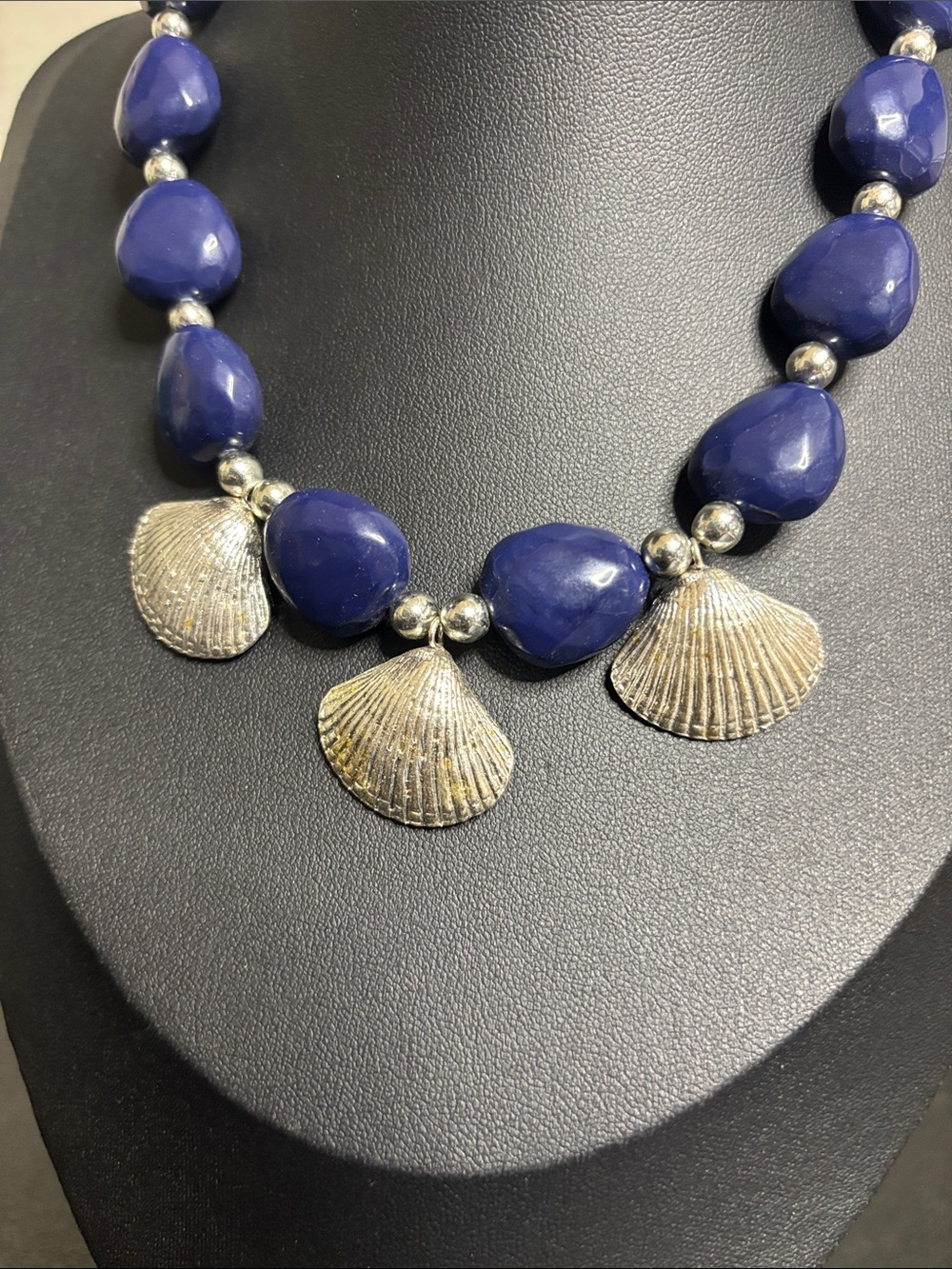 Fashion Navy Blue Bead Necklace with Silver Shell Charms - Picture 3 of 7